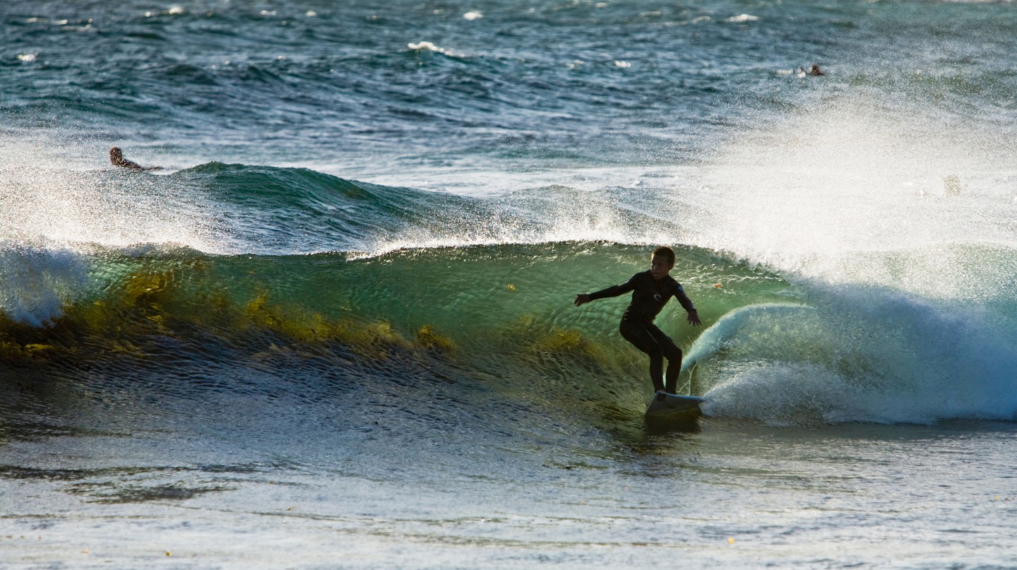 Best Surf Spots Near Perth